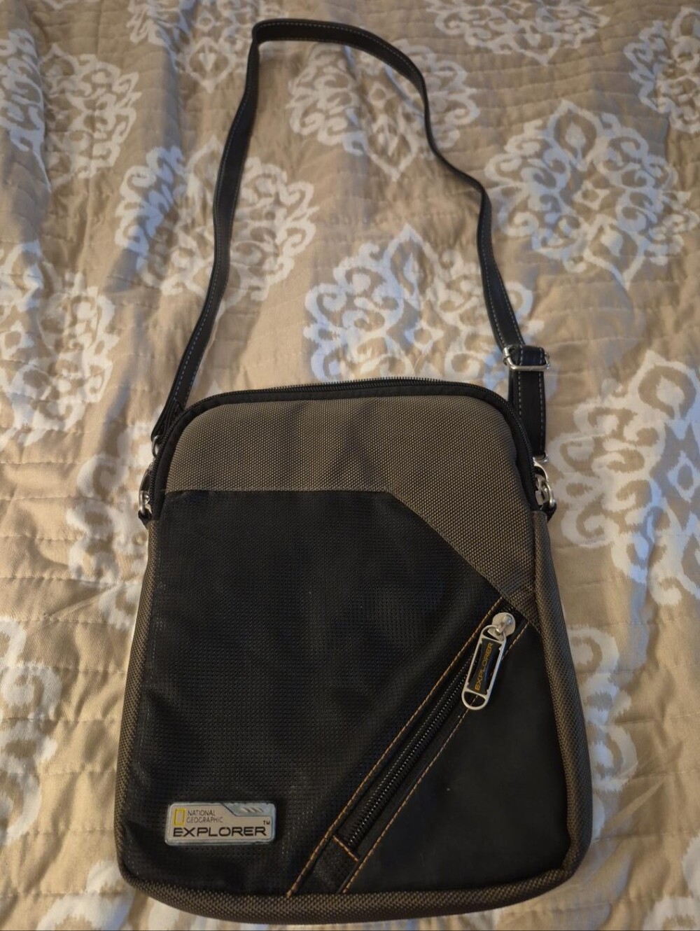 National Geographic Explorer Crossbody Bag UNISEX